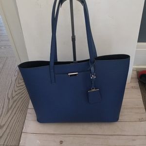 Just a cute blue tote 🍀🌼✴️